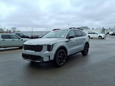 Used 2025 Kia Sorento X-Line EX image 3