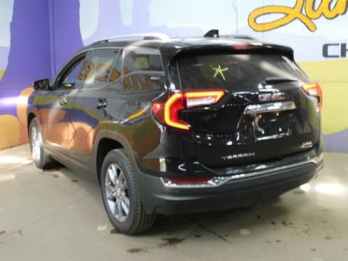 Used 2023 GMC Terrain SLT w/ Infotainment Package II AWD/4WD image 5