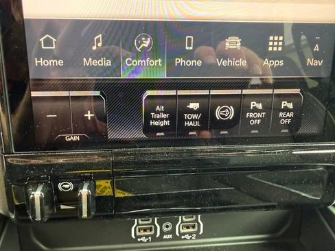 New 2026 RAM 3500 Laramie AWD/4WD image 18