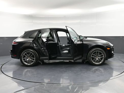 Certified 2023 Porsche Macan Turbo image 34