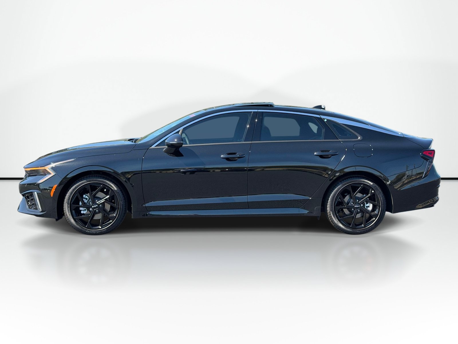 New 2027 Kia K5 GT-Line FWD image 2