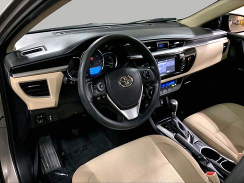Used 2015 Toyota Corolla LE FWD image 18