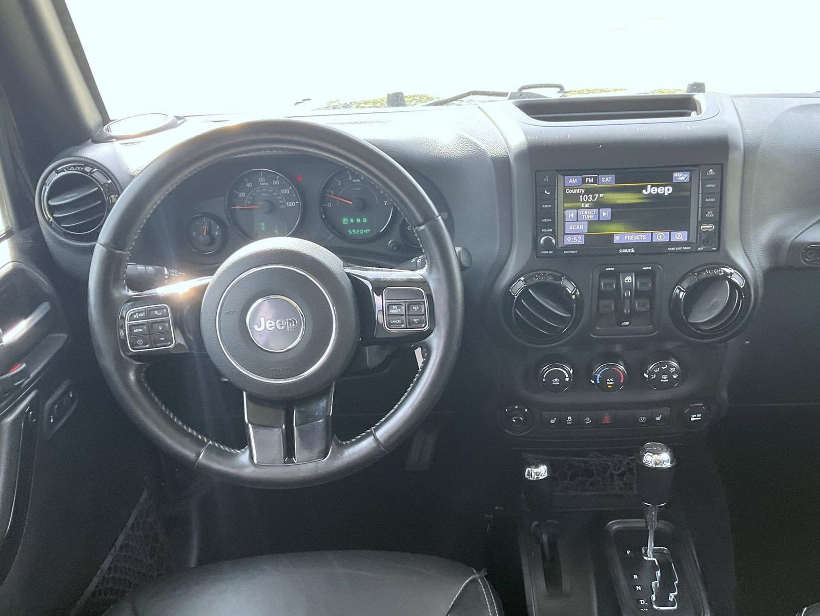 Used 2017 Jeep Wrangler Unlimited Sahara AWD/4WD image 14