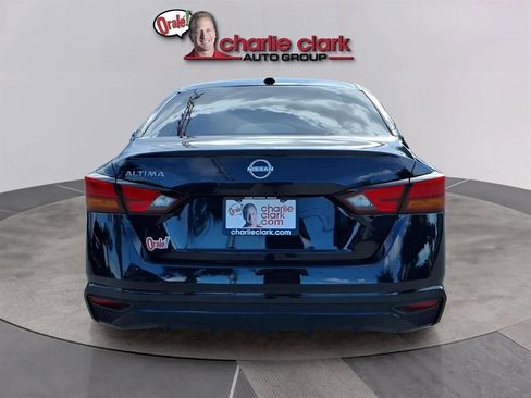 Used 2025 Nissan Altima 2.5 S image 4
