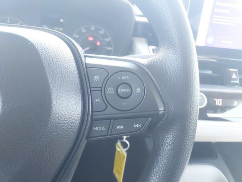 Used 2025 Toyota Corolla LE FWD image 20