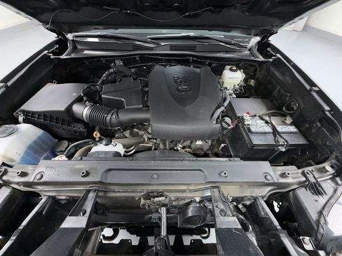 Certified 2023 Toyota Tacoma TRD Off-Road image 13