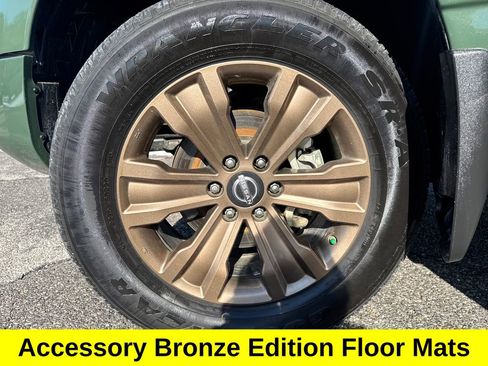 Used 2024 Nissan Titan SV w/ SV Bronze Edition Package image 28