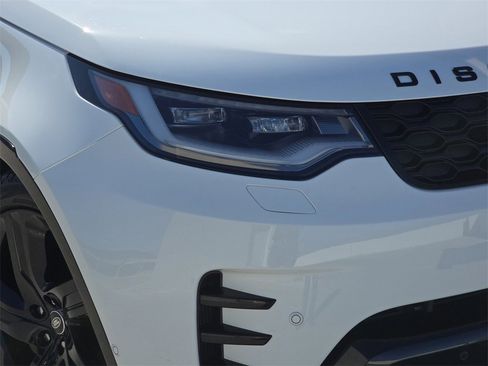 Used 2025 Land Rover Discovery Dynamic SE image 34