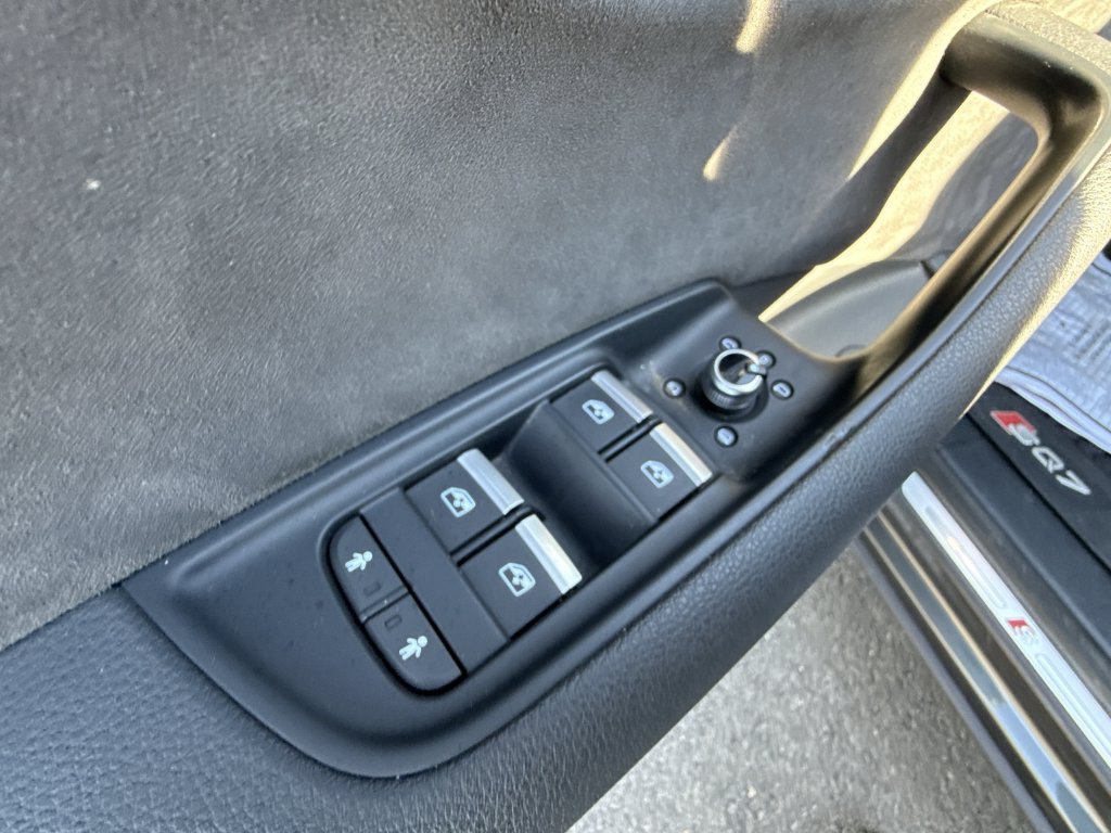 Used 2020 Audi SQ7 Prestige w/ Prestige Package AWD/4WD image 22
