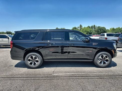 New 2026 GMC Yukon XL AT4 Ultimate w/ LPO, Floor Liner Package AWD/4WD image 10