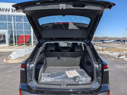 New 2026 Volkswagen Tiguan SE AWD/4WD image 13