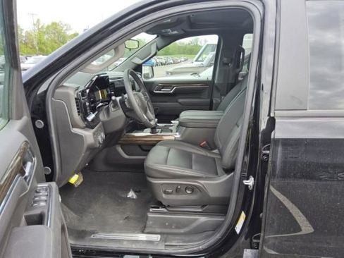 Used 2026 Chevrolet Silverado 1500 LT Trail Boss w/ Convenience Package II AWD/4WD image 5