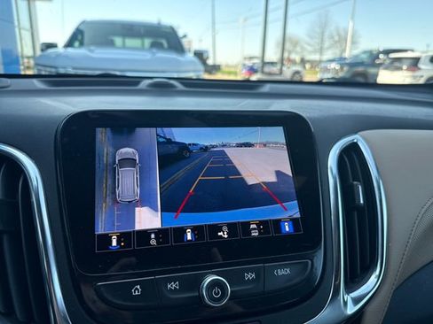 Used 2023 Chevrolet Equinox Premier AWD/4WD image 24