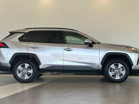Used 2024 Toyota RAV4 LE AWD/4WD image 3