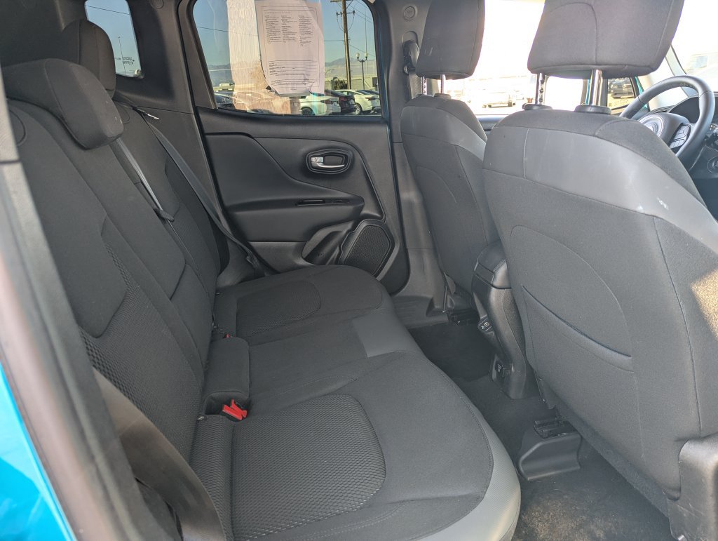 Used 2020 Jeep Renegade Altitude FWD image 36