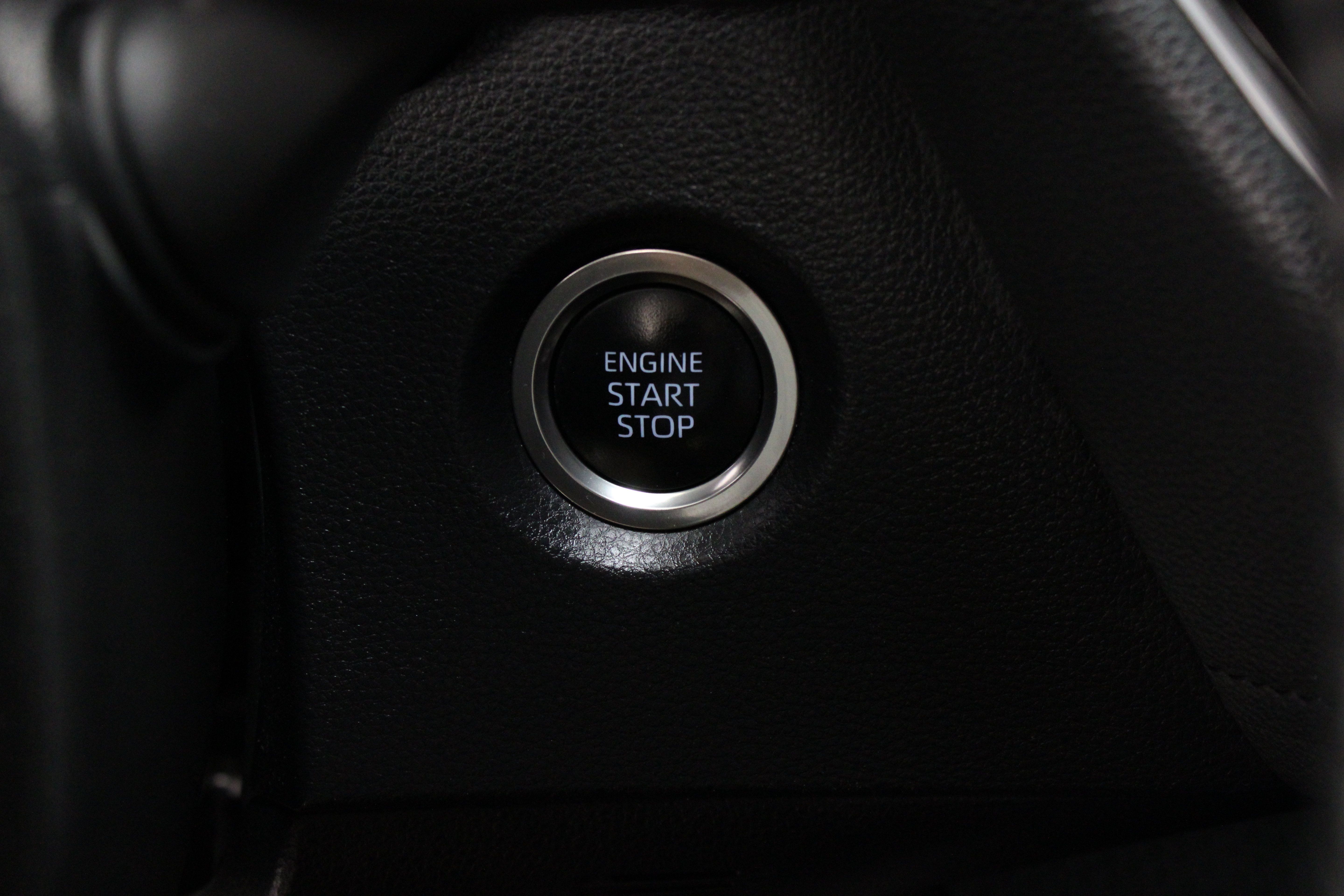 Used 2025 Toyota Corolla SE FWD image 17