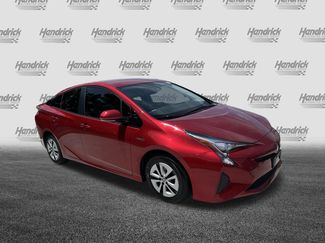 Used 2017 Toyota Prius Four Touring FWD video 2