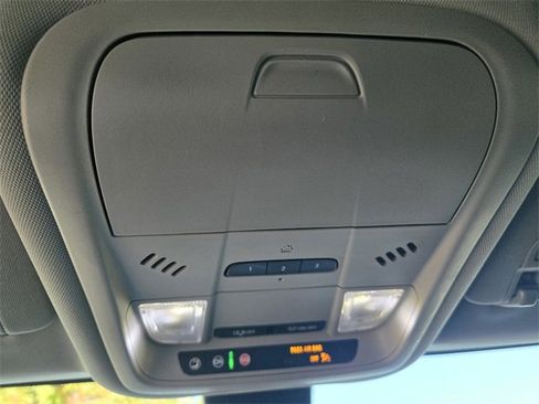 Used 2021 GMC Terrain SLT image 20