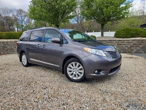 Used 2015 Toyota Sienna XLE Premium image 29