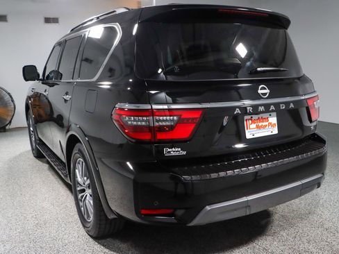 Used 2022 Nissan Armada SL w/ Captain's Chairs Package image 9