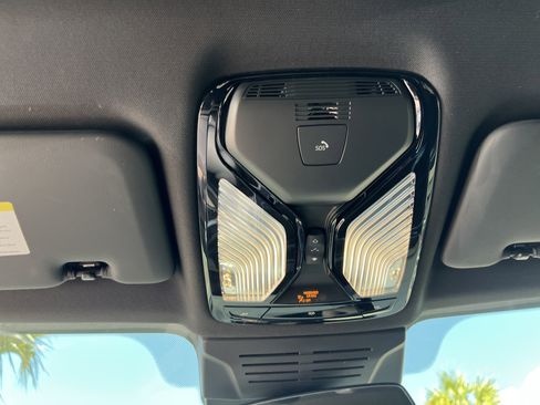 Used 2025 BMW X5 M60i w/ Climate Comfort Package image 40