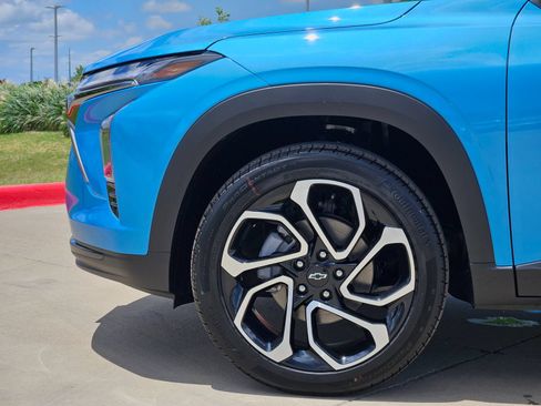 New 2026 Chevrolet Trax RS w/ Sunroof Package FWD image 12