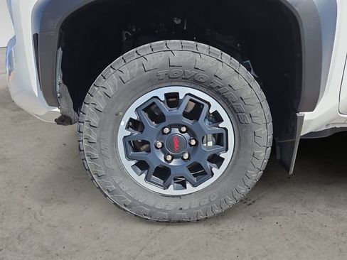 Used 2024 Toyota Tacoma TRD Off-Road w/ TRD Off Road Premium Package AWD/4WD image 9