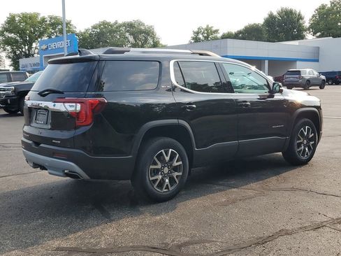 Used 2023 GMC Acadia SLE w/ Driver Convenience Package image 3