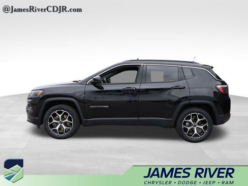 Used 2025 Jeep Compass Limited AWD/4WD image 2