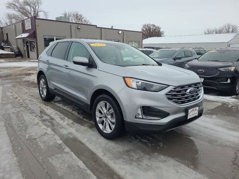 Used 2024 Ford Edge Titanium AWD/4WD image 4