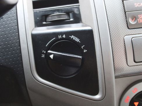 Used 2011 Toyota Tacoma 4x4 Access Cab image 17