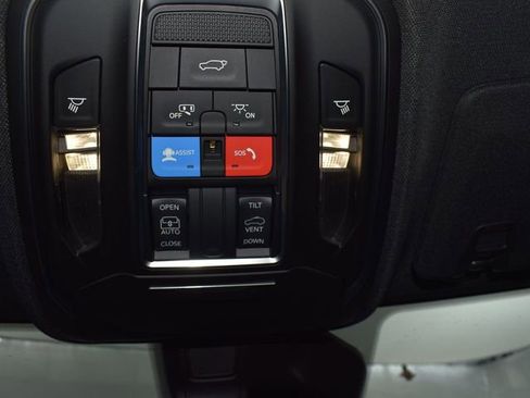 New 2025 Jeep Grand Cherokee Altitude w/ MOPAR Finishing Package AWD/4WD image 36