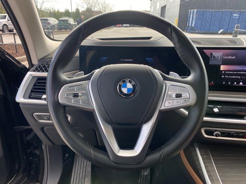 Used 2024 BMW X7 xDrive40i w/ Executive Package image 11