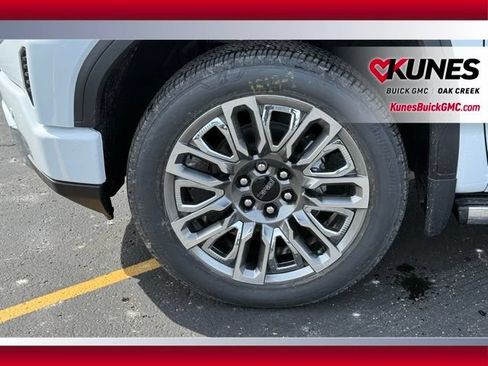New 2026 GMC Sierra 1500 Denali Ultimate AWD/4WD image 15