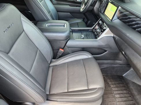 Used 2024 GMC Yukon Denali w/ Denali Reserve Package AWD/4WD image 14