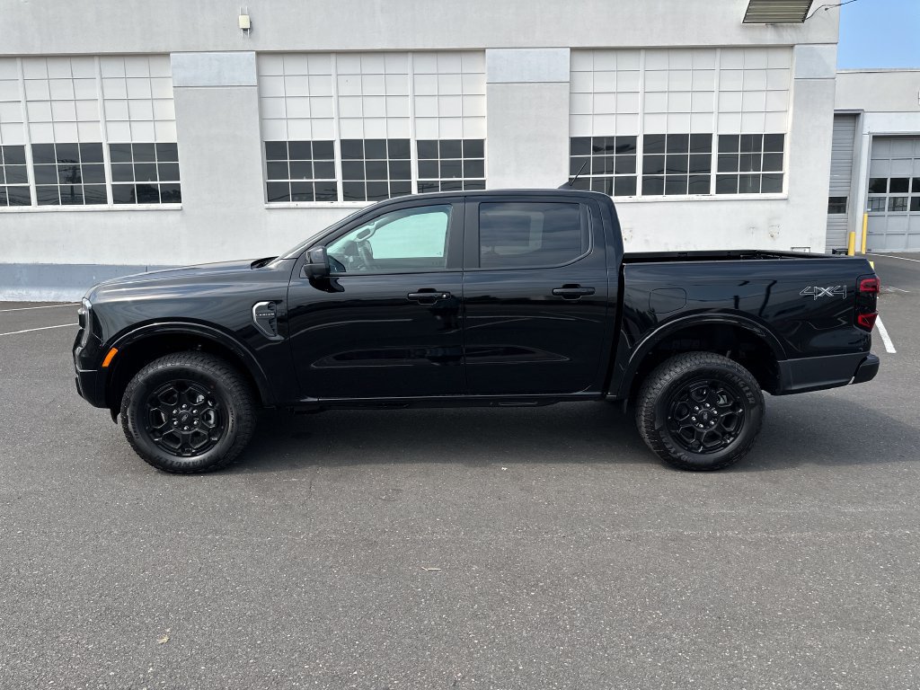 New 2026 Ford Ranger Lariat w/ Black Appearance Package AWD/4WD image 3