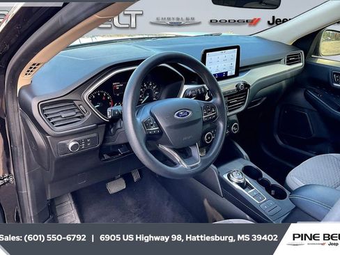 Used 2020 Ford Escape SE image 12