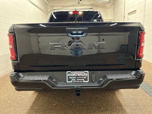 New 2026 RAM 1500 Express AWD/4WD image 3