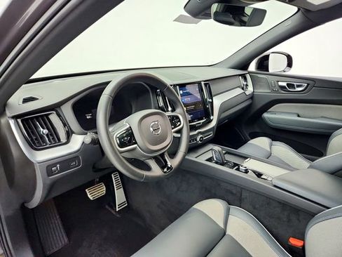 Used 2022 Volvo XC60 B6 R-Design w/ Advanced Package image 16