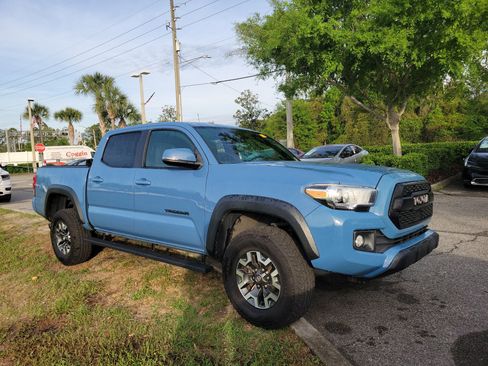 Used 2019 Toyota Tacoma TRD Off-Road w/ Technology Package image 8