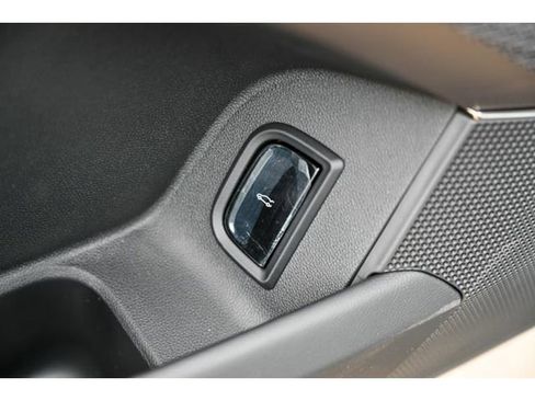 New 2026 Cadillac Lyriq Luxury image 18