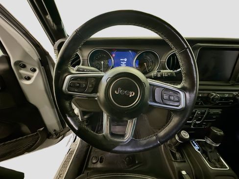 Used 2023 Jeep Wrangler Sahara w/ Cold Weather Group image 18