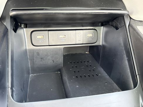 Certified 2022 Kia Sorento EX w/ Panoramic Sunroof Package FWD image 16
