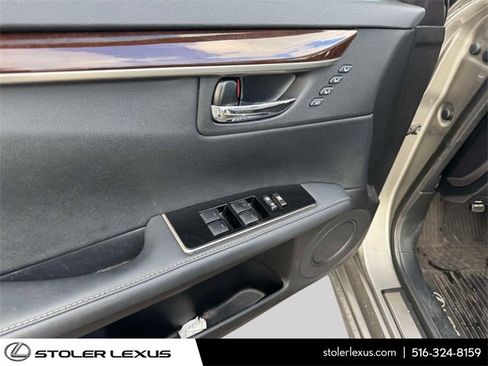 Used 2018 Lexus ES 350 w/ Navigation System Package image 17