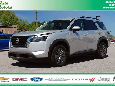 Used 2025 Nissan Pathfinder SV AWD/4WD image 1