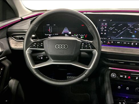 Used 2025 Audi Q5 Premium Plus w/ Premium Plus image 8