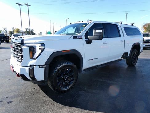 Used 2024 GMC Sierra 2500 AT4 w/ Technology Package image 9