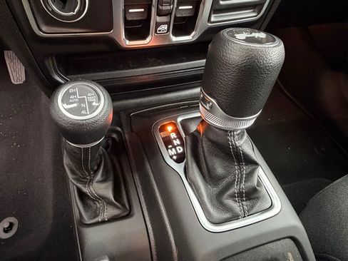 Used 2025 Jeep Wrangler Unlimited Sport S 4xe w/ Convenience Group image 27