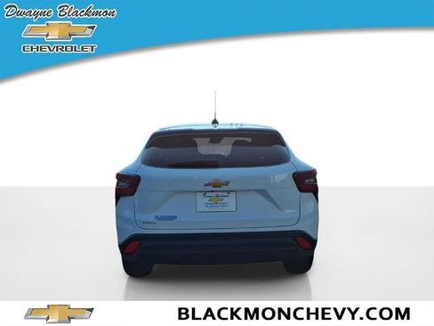 New 2026 Chevrolet Trax LS FWD image 4