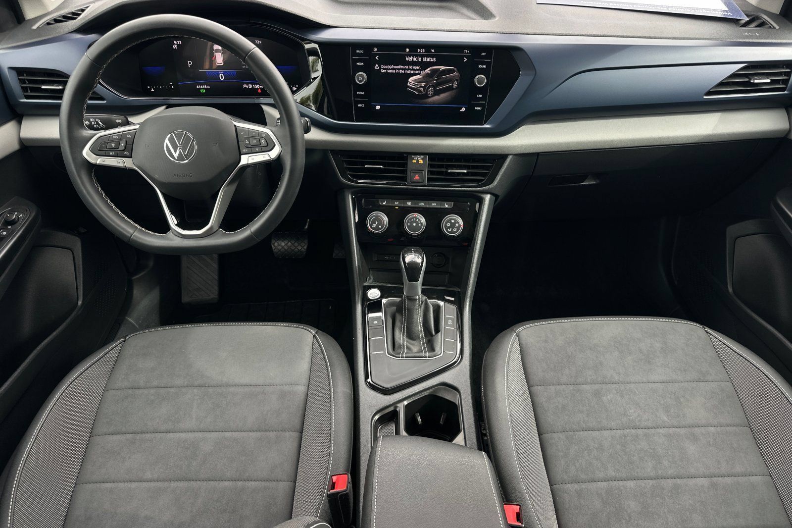 Used 2023 Volkswagen Taos SE w/ Panoramic Sunroof Package FWD image 13